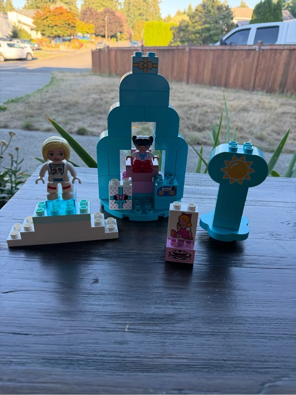 LEGO DUPLO Aqua Blue Mini Playset with Two Mini-Dolls